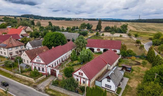 Prodej domu 2 225 m² s pozemkem 900 m², Sepekov, okres Písek