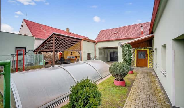 Prodej domu 231 m² s pozemkem 1 422 m², Benešovice, okres Tachov