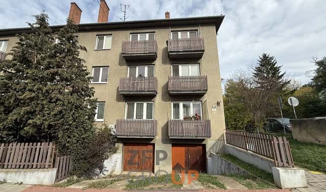 Pronájem garáže/skladu/dílny, 20 m2, Brno - Juliánov, Slatinská, Brno – Židenice, okres Brno-město