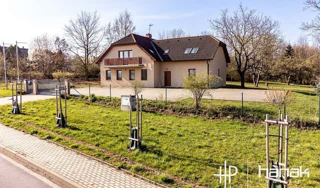 Prodej domu 259 m² s pozemkem 2 016 m², Strančice – Všechromy, okres Praha-východ