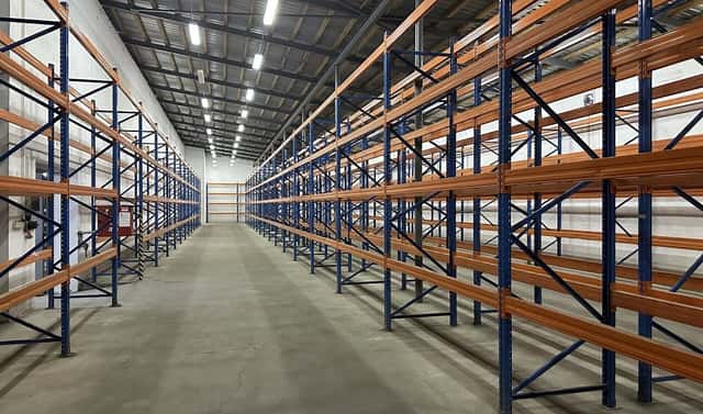 Pronájem skladovacích prostor 1 700 m², Postoloprty – Březno, okres Louny