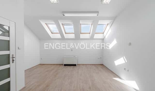 Pronájem kanceláře 72 m², Žitná, Praha 1 – Nové Město