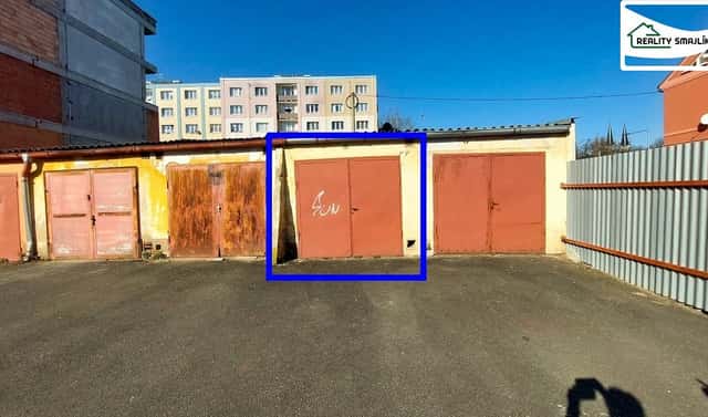 Prodej zděné garáže na vlastním pozemku Centrum Chebu Uzavřený areál, Májová, Cheb