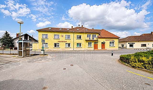 Prodej domu 770 m² s pozemkem 1 076 m², Ovčáry, okres Mělník
