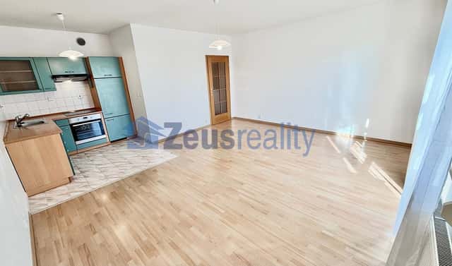 Pronájem bytu 1+kk 39 m², Trojská, Praha 7 – Troja