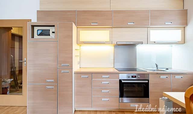 Pronájem bytu 1+kk 40 m², Padovská, Praha 10 – Horní Měcholupy