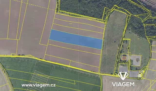 Prodej pole 4 474 m², Kralupy nad Vltavou, okres Mělník