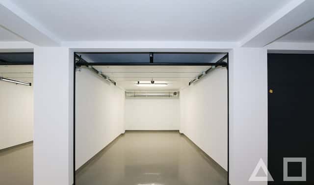 Pronájem Garáž (box), 18 m2, Londýnská ul., Praha 2 - Vinohrady, Londýnská, Praha 2 – Vinohrady