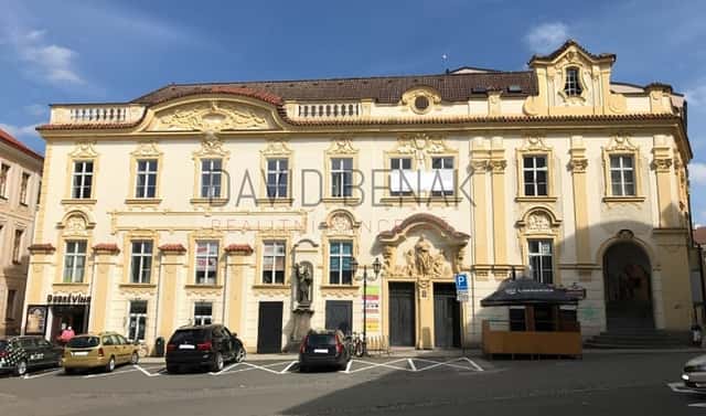 Pronájem kanceláře 14 m², V Kopečku, Hradec Králové