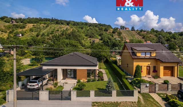 Prodej stavebního pozemku 2 331 m², Viničné Šumice, okres Brno-venkov
