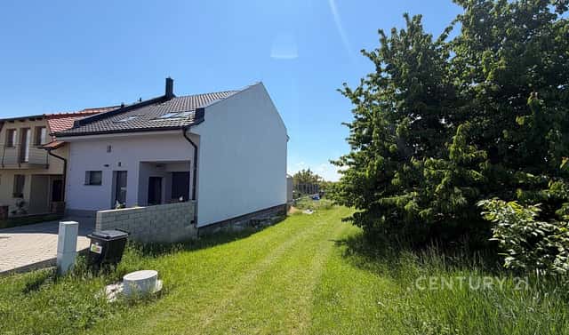 Prodej stavebního pozemku 2 026 m², Šakvice, okres Břeclav