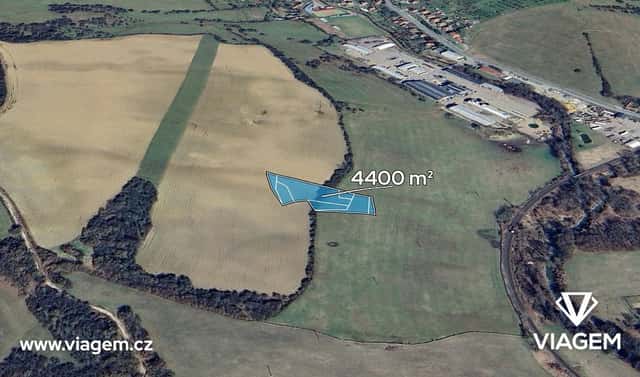 Prodej pole 4 400 m², Biskupice, okres Zlín