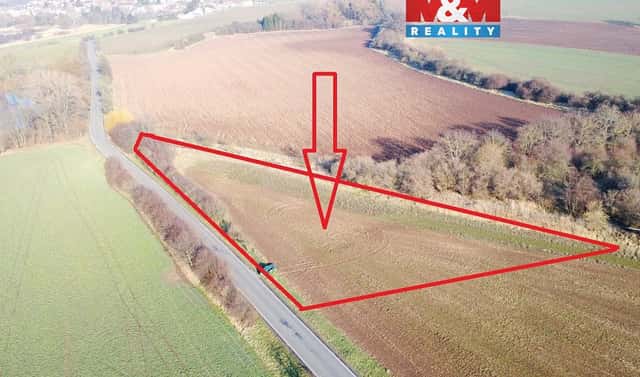 Prodej pole 2 538 m², Přistoupim, okres Kolín