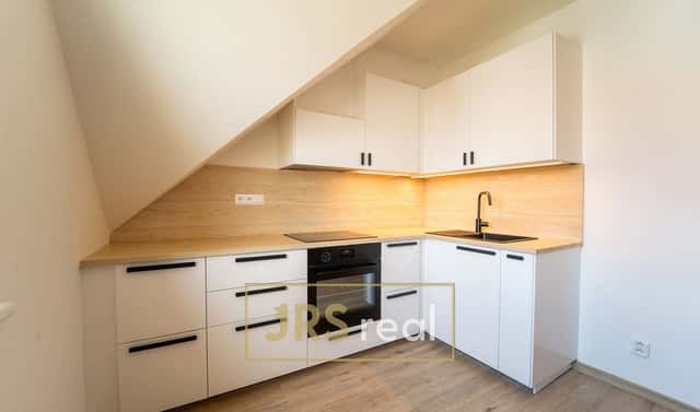Prodej bytu 3+1 78 m², Gen. Peřiny, Hustopeče, okres Břeclav