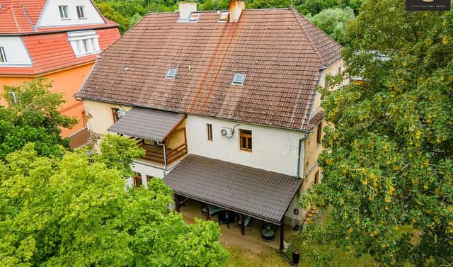 Prodej domu 300 m² s pozemkem 5 769 m², Roztoky, okres Rakovník
