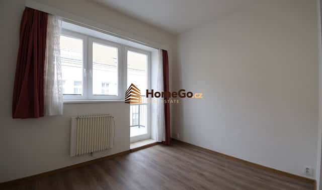 Pronájem bytu 1+kk 18 m², Sevastopolská, Praha 10 – Vršovice