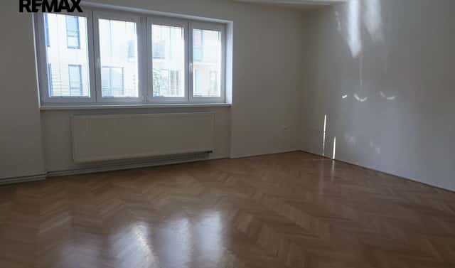 Pronájem bytu 3+1 63 m², Hakenova, Poděbrady – Poděbrady III, okres Nymburk