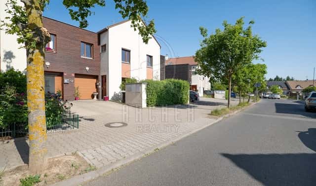 Prodej domu 130 m² s pozemkem 261 m², V Lukách, Jesenice, okres Praha-západ