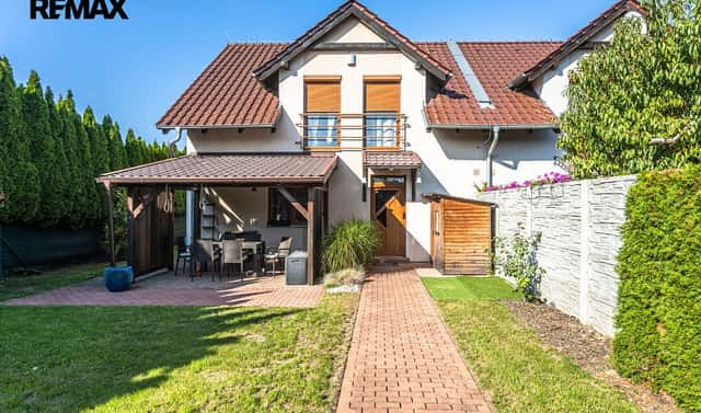 Pronájem domu 130 m² s pozemkem 400 m², Lísková, Šestajovice, okres Praha-východ