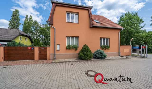 Prodej domu 279 m² s pozemkem 766 m², U Nadýmače, Praha 10 – Uhříněves