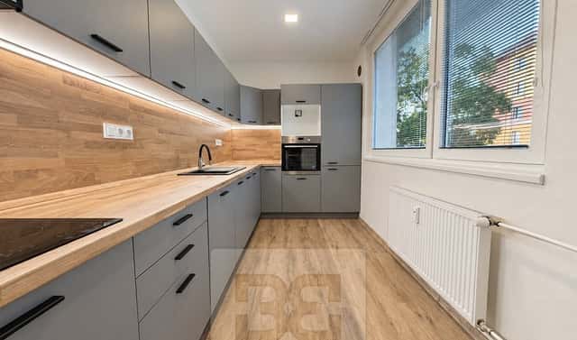 Pronájem bytu 3+1 75 m², nám. Osvobození, Hodonín