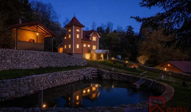 Prodej ubytovacího objektu 250 m², nám. 5. května, Bečov nad Teplou, okres Karlovy Vary