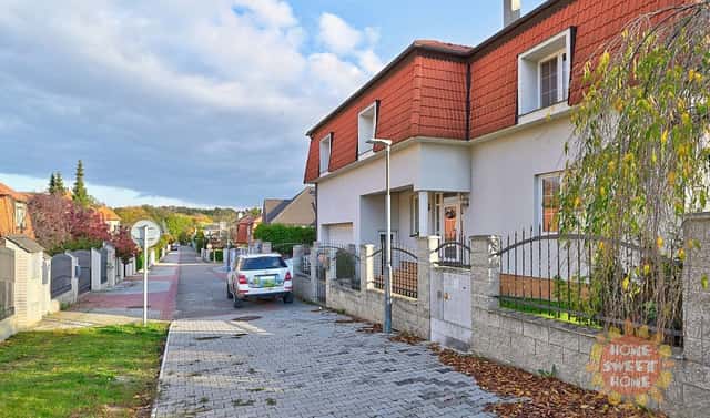 Pronájem domu 610 m² s pozemkem 747 m², Průhonice, okres Praha-západ