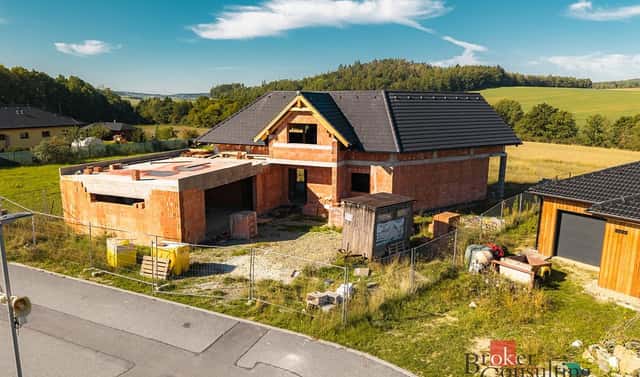 Prodej domu 212 m² s pozemkem 1 759 m², Litohlavy, okres Rokycany