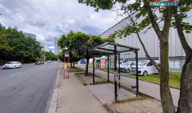 Pronájem garážového stání v Praze, ul. Milevská, Milevská, Praha 4 – Podolí