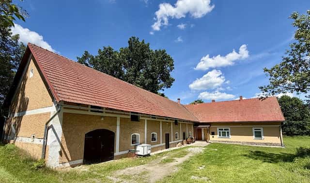 Prodej zemědělského objektu 421 m², Týnec nad Sázavou – Krusičany, okres Benešov