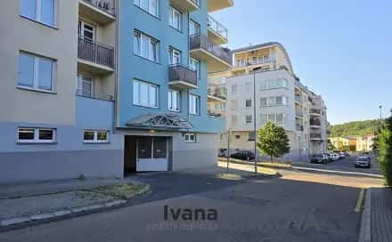 Prodej garážového stání, 12 m2, vjezd Velké kunratické Praha 4 - Kunratice, Velké Kunratické, Praha 4 – Kunratice
