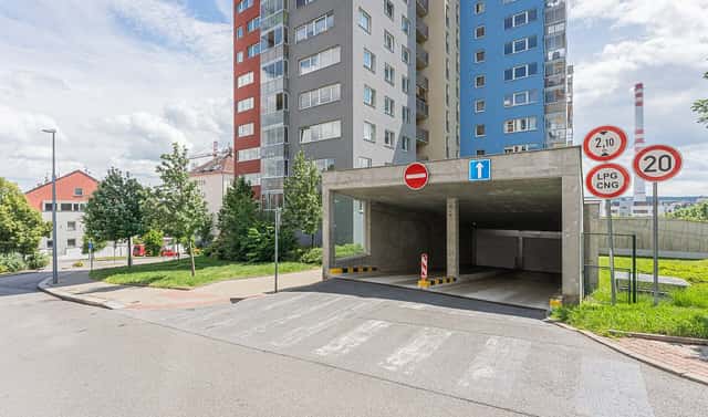 Prodej garážového stání, 14 m2, ul. V Dolině, Praha-Michle, V dolině, Praha 10 – Michle