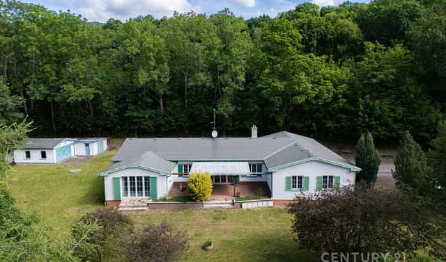 Prodej domu 273 m² s pozemkem 3 348 m², Podkrušnohorská, Lom, okres Most