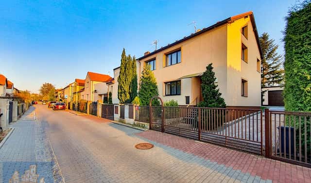 Pronájem domu 570 m² s pozemkem 483 m², Doubravínova, Praha 6 – Řepy