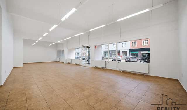 Pronájem obchodních prostor 230 m², Smilova, Pardubice – Zelené Předměstí