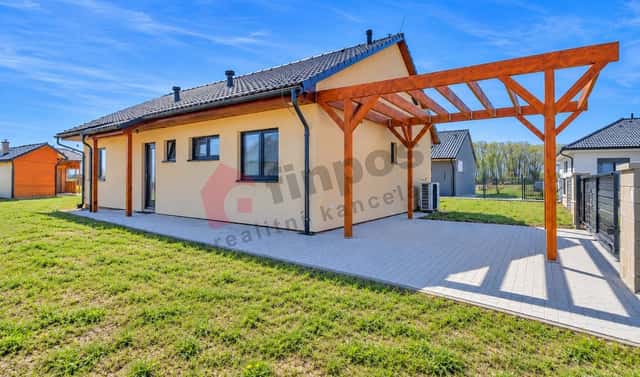 Prodej domu 125 m² s pozemkem 882 m², Jižní, Moravany, okres Pardubice