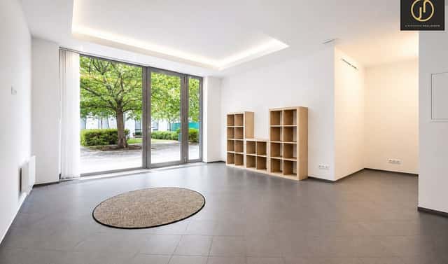 Pronájem kanceláře 37 m², Rohanské nábřeží, Praha 8 – Karlín