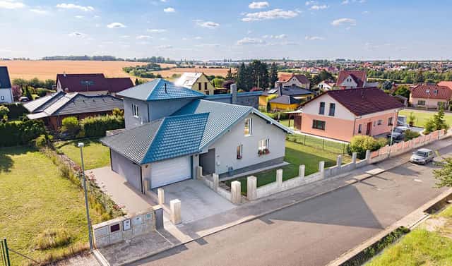 Prodej domu 233 m² s pozemkem 812 m², Pod Ouporem, Zbuzany, okres Praha-západ