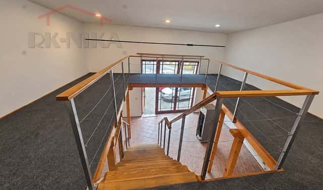 Pronájem obchodních prostor 100 m², Husova, Semily