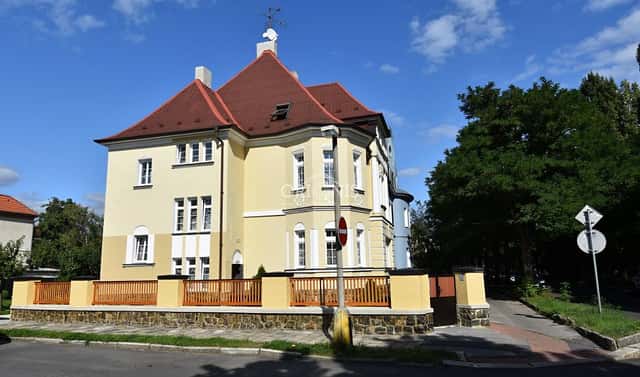 Pronájem bytu 2+1 63 m², Zborovská, Chomutov