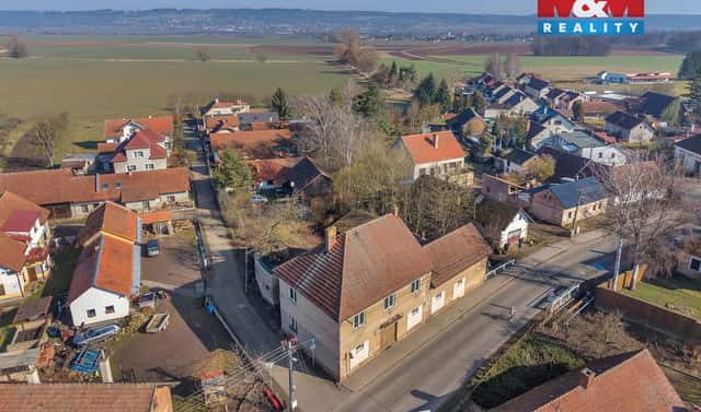 Prodej domu 260 m² s pozemkem 919 m², Chomutice, okres Jičín