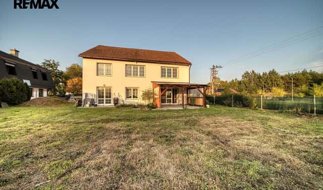 Prodej domu 191 m² s pozemkem 775 m², Na Kovárně, Vrbová Lhota, okres Nymburk