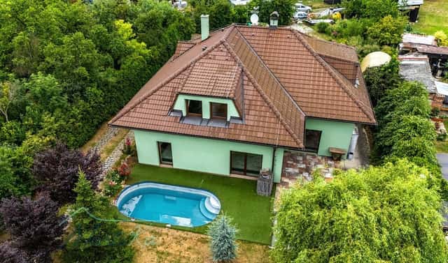 Prodej domu 238 m² s pozemkem 1 541 m², Husova, Neveklov, okres Benešov