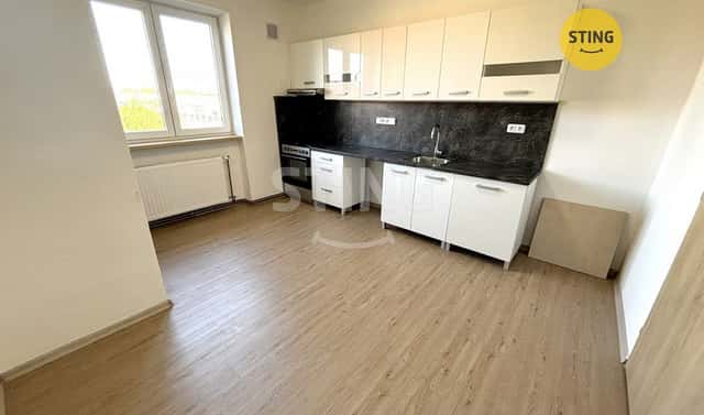 Pronájem bytu 3+1 80 m², Hlučínská, Opava – Kateřinky