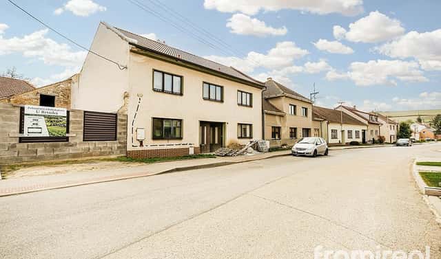 Prodej domu 200 m² s pozemkem 1 813 m², Lovčičky, okres Vyškov