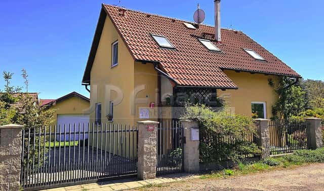 Prodej domu 100 m² s pozemkem 897 m², Za Školou, Tišice – Kozly, okres Mělník