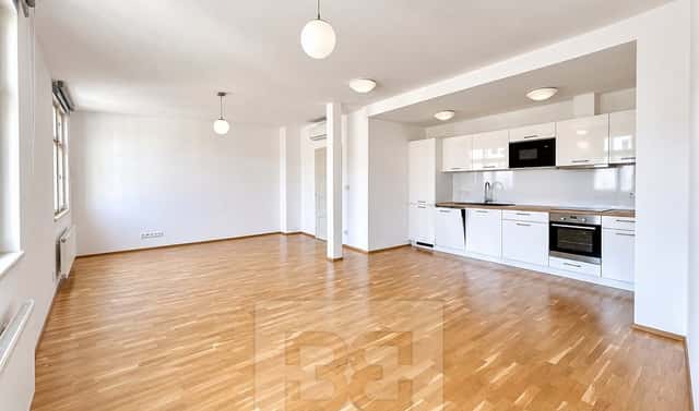 Pronájem bytu 2+kk 72 m², Mlynářská, Praha 1 – Nové Město