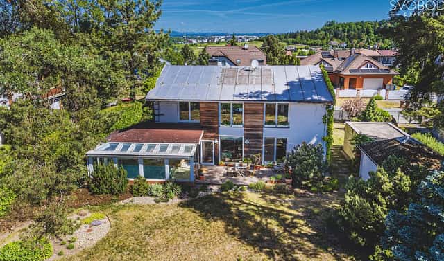 Prodej domu 300 m² s pozemkem 1 176 m², Ve Svahu, Hradec Králové – Roudnička