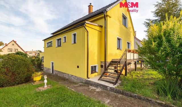 Prodej domu 257 m² s pozemkem 802 m², Spojovací, Rožďalovice, okres Nymburk