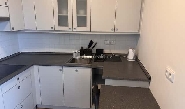 Pronájem bytu 1+kk 35 m², Klapkova, Praha 8 – Kobylisy